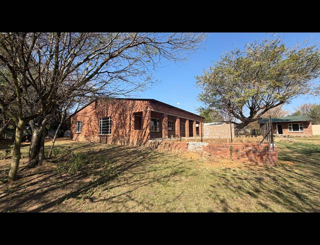 22,150M² SMALLHOLDING FOR SALE IN MARISTER